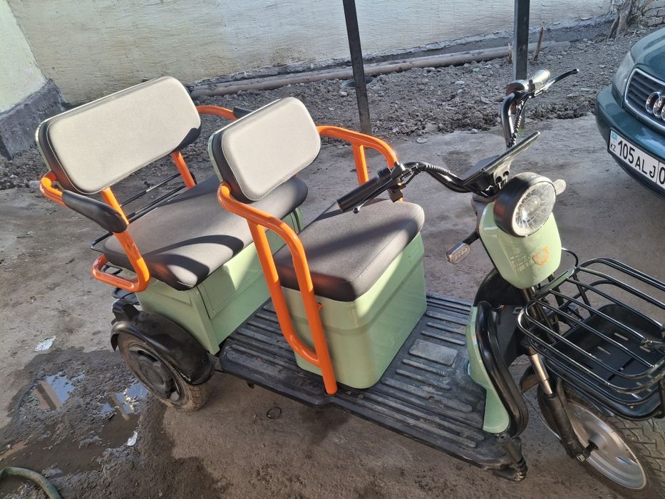 Продам скутер 250000