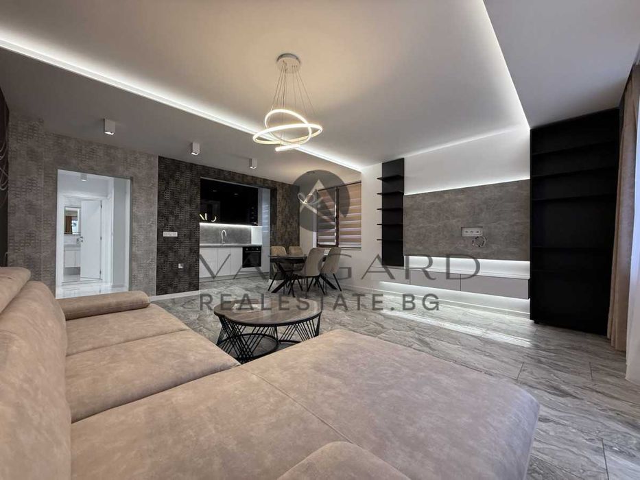 Продава се Тристаен апартамент в Пловдив, Остромила - 118 кв.м за 1865 €/кв.м - Снимка #1