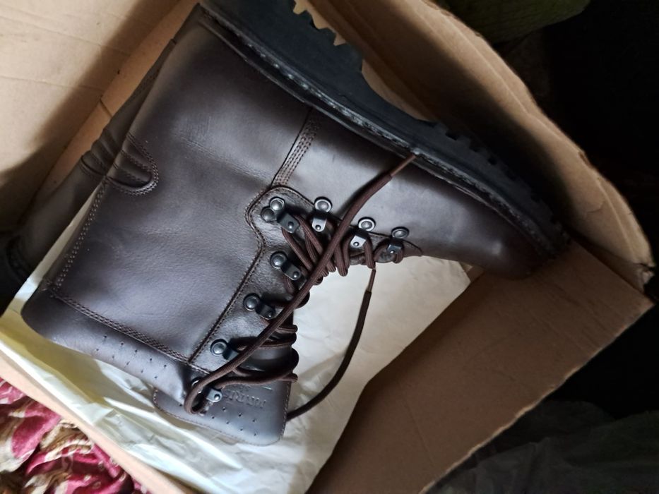 Bocanci piele 100%  marime 43,noi