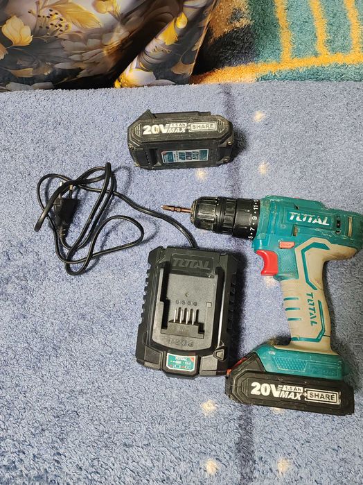 ШРУПОВЁРТ тотал в отличном состояние