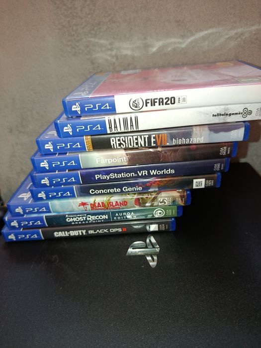 PS4 PRO 4K  + playstation VR + MOVE GUN  + PS move + 9 jocuri + 2 man