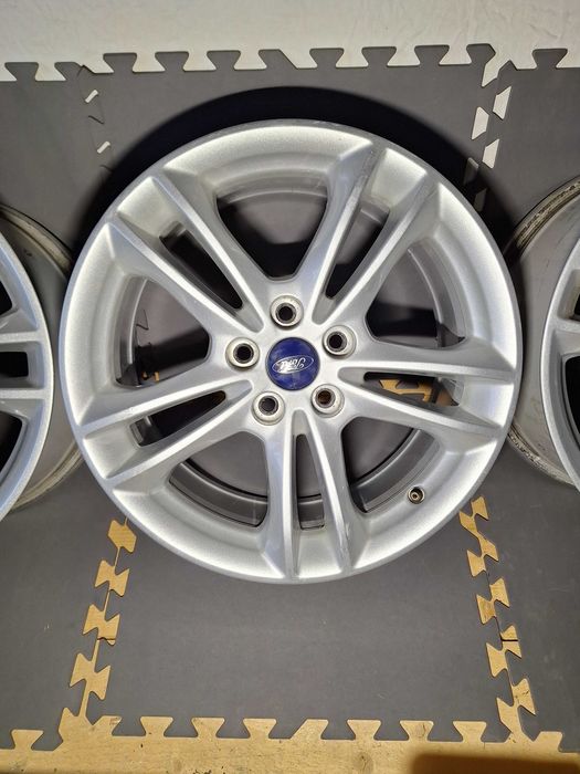 Vând set 4 jante aliaj pe 17  Ford Mondeo,  Focus, kuga, C Max etc.