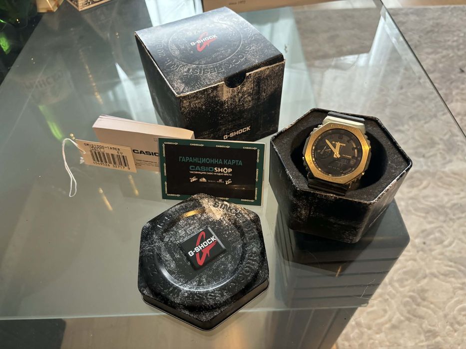 Часовник g-shock