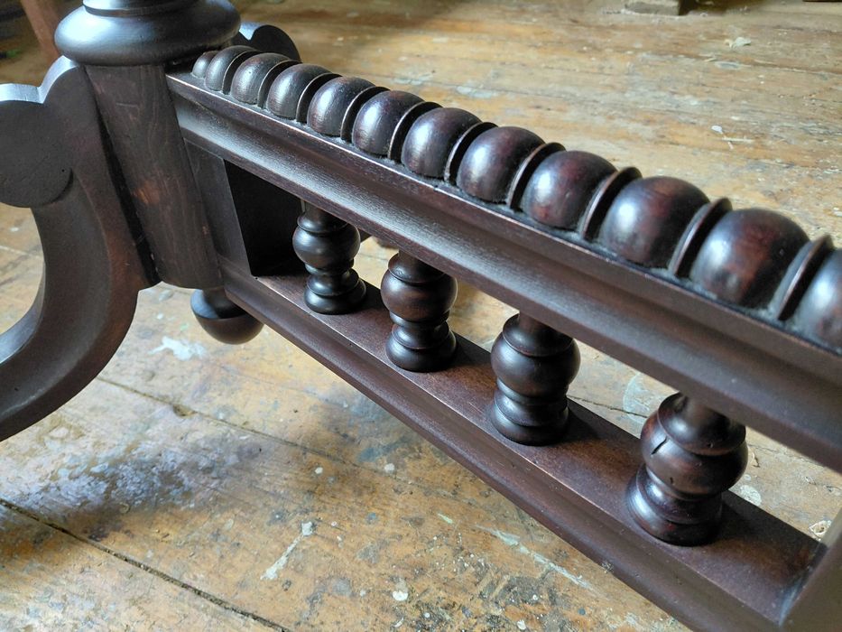 Măsuța bidermeyer restaurată