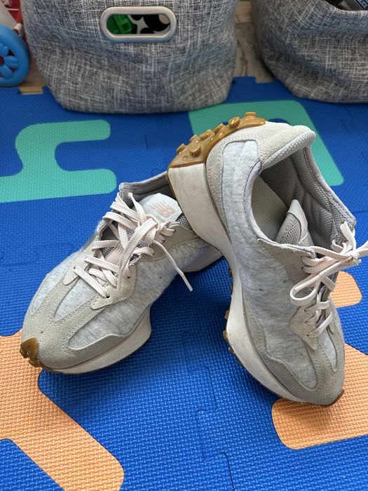 New Balance 327 limitted eddition