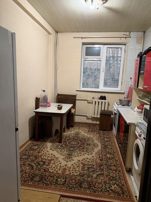 Шошилинч! Срочно продается 2-х комнатная квартира рядом метро Беруний