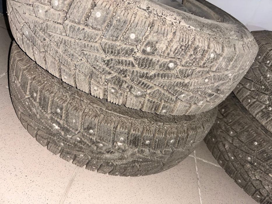 Покрышки шипы СРОЧНО ‼️ за 70к