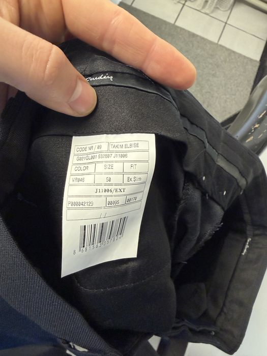 Абитуриентски официален костюм за бал Pierre Cardin M размер