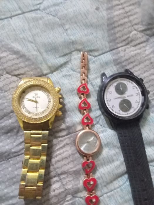 Продам часы на запчасти