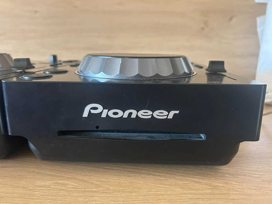 Pioneer CDJ 350 плейъри