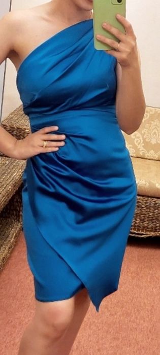 Rochie de satin elegantă