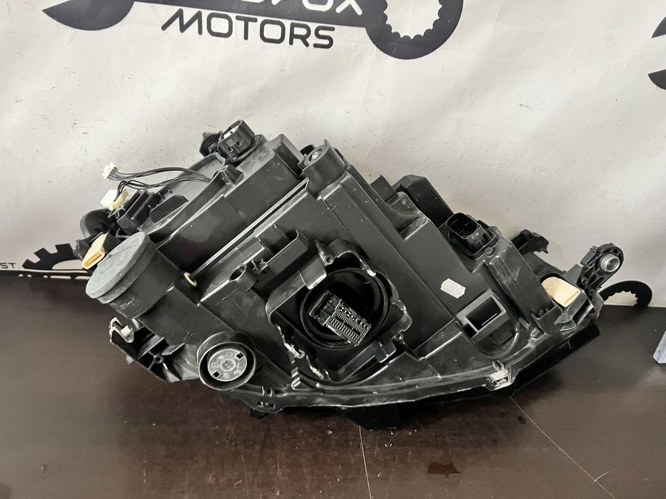 Far stanga full led matrix Vw T Cross