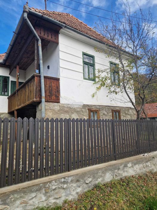 Casă tradițională cu livadă și vedere panoramică – Atia, lângă Sovata | 2.054 mp teren intravilan