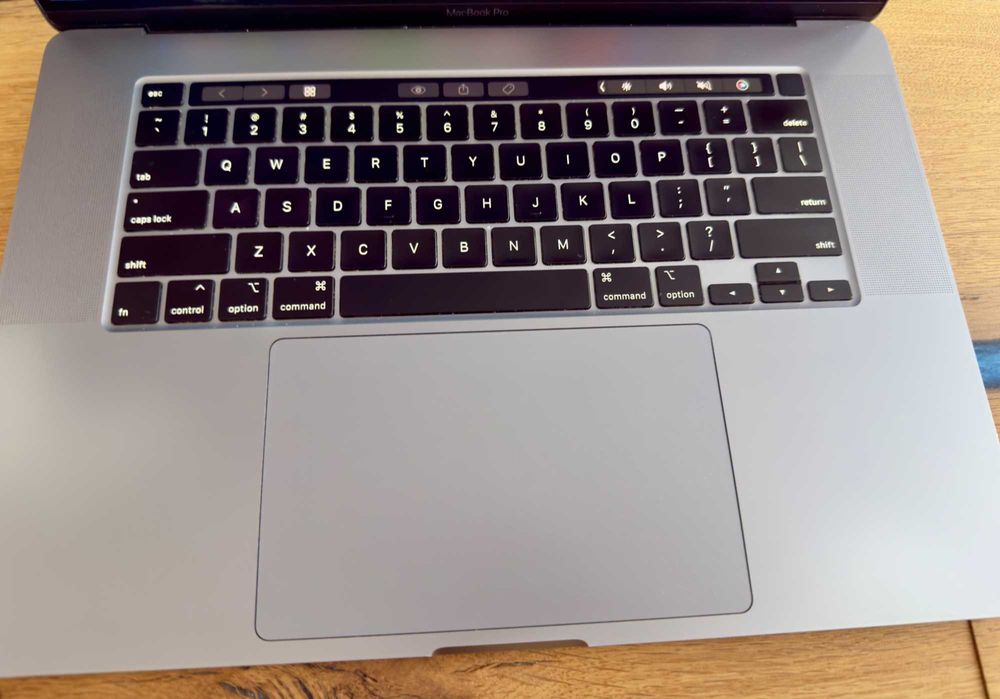 Macbook Pro 16" 2019 i7 16gb ram 512gb ssd