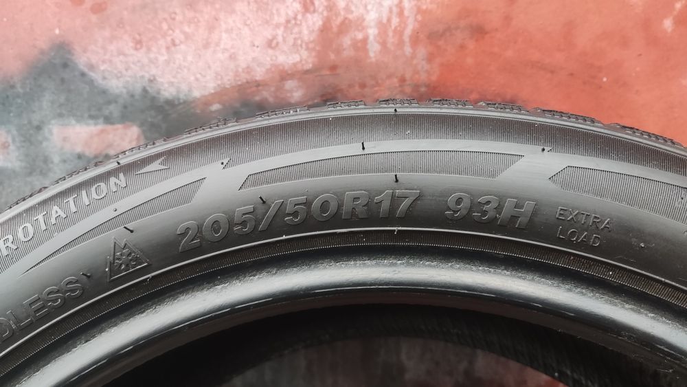 2бр. зимни гуми 205/50/17 Sailun Ice Blazer 
dot23
6.9mm
Добро състоян
