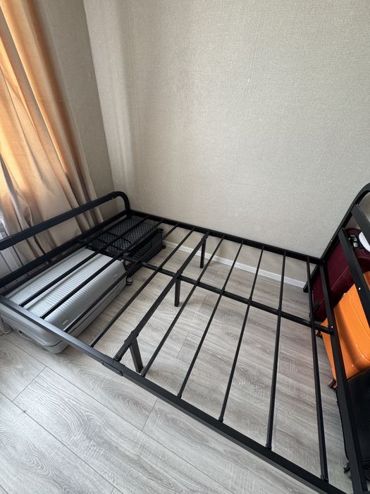Продам  Кровать 140х200
