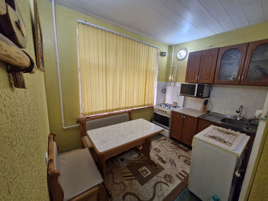 Продаётся 3-х комнатная квартира с обстановкой!