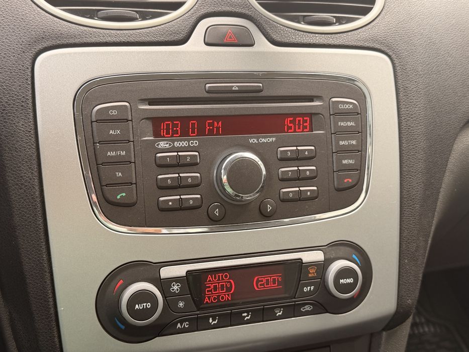 Vand Ford Focus 2, 1.6 benzina