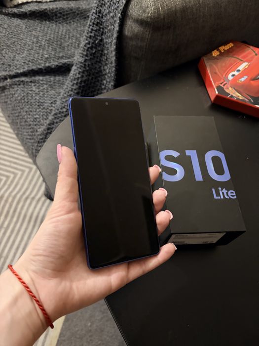 Срочно продам Samsung Galaxy S10