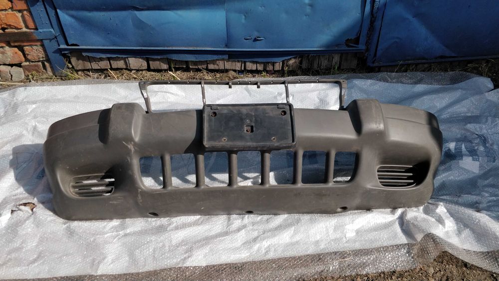 Бампер передний Jeep Cherokee
