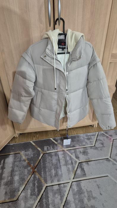 Продаю куртку новая