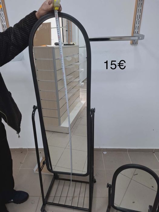 Обзавеждане за магазин за дрехи