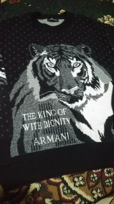 свитер из Armani бренда размер 50 продаются