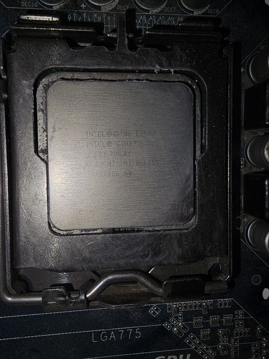 материнская плата без озу от гб ( лга 775 )