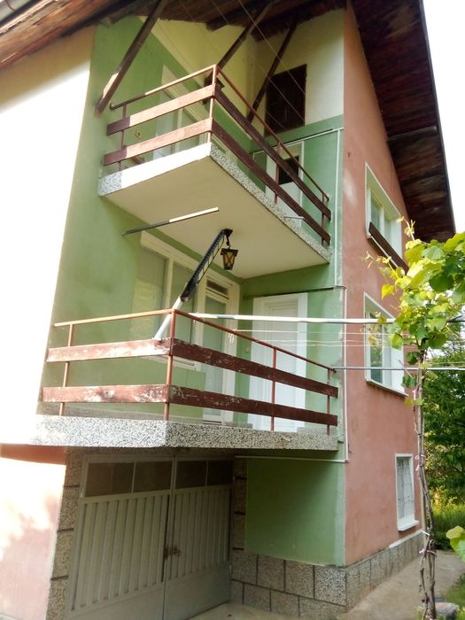 Продавам тухлена къща в село Ваксево област Кюстендил