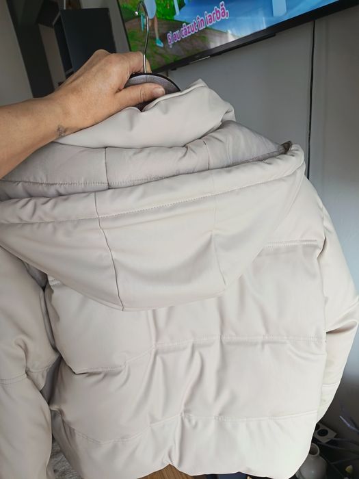 Vând geaca dama noua