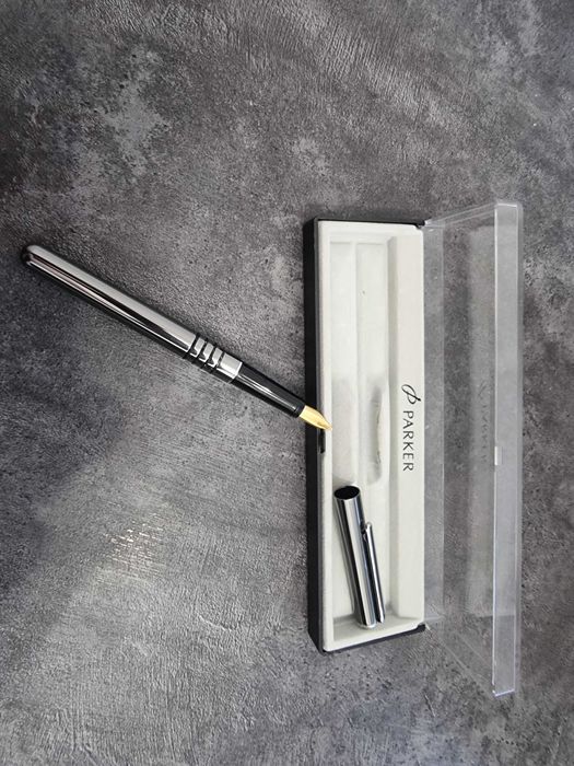 Ручка Parker, позолоченное перо