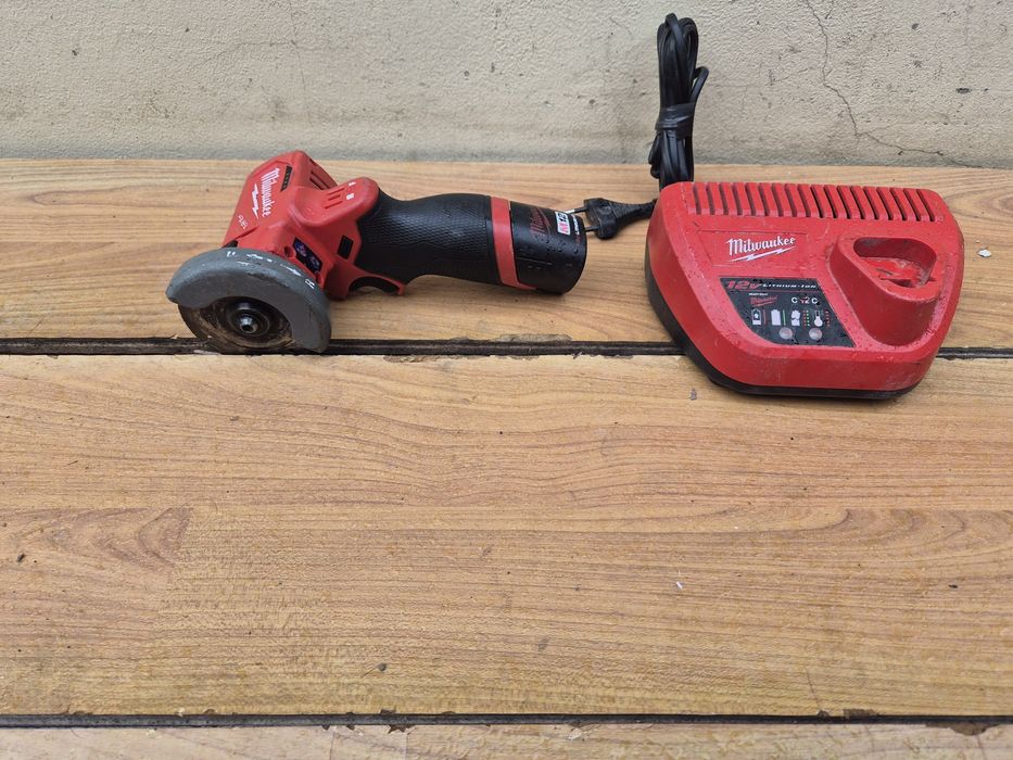 Polizor unghiular mini Milwaukee M12 FCOT