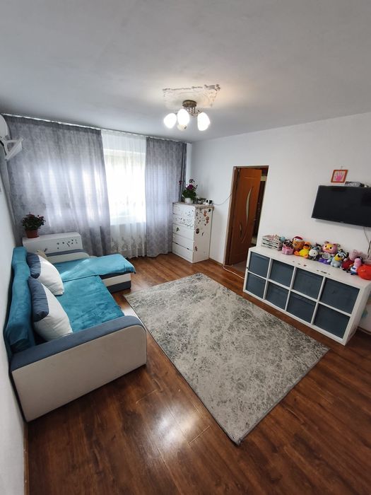 Apartament cu 2 camere semidecomandat