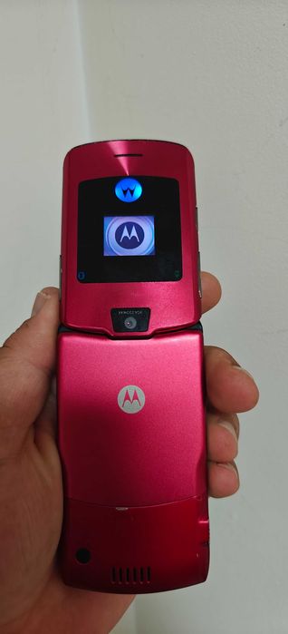 Motorola V3i impecabil la cutie