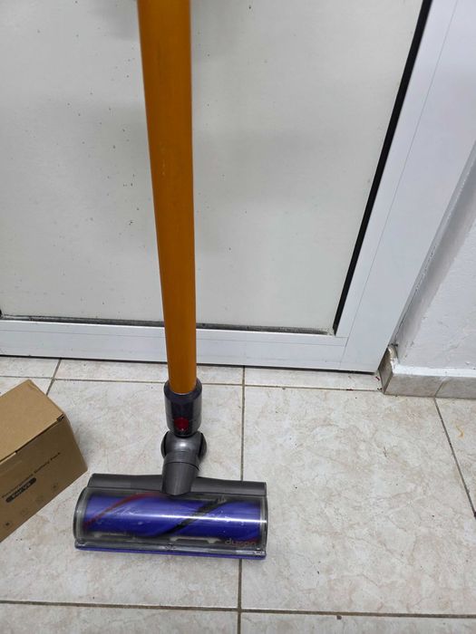 Прахосмукачка DYSON V8