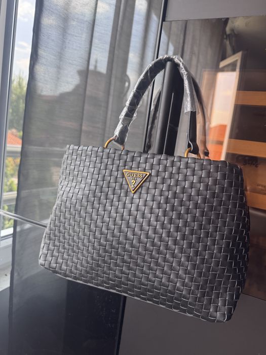 Guess нова чанта кожена