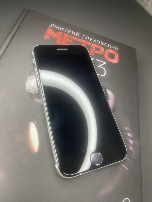 Продам iPhone se 2020 White, айфон се 2020 белый