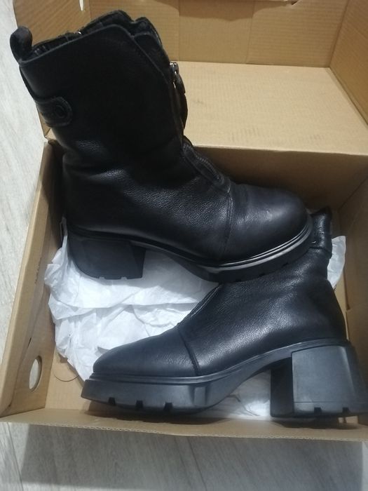 Срочно продам зимние сапоги