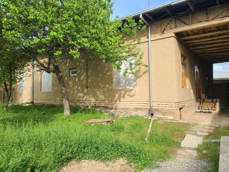 Уй сотилади. 6 сотих.