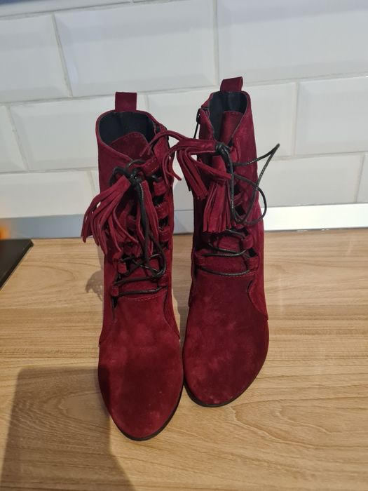 Vând botine din piele întoarsă - Yvettes Shoes - mărimea 37