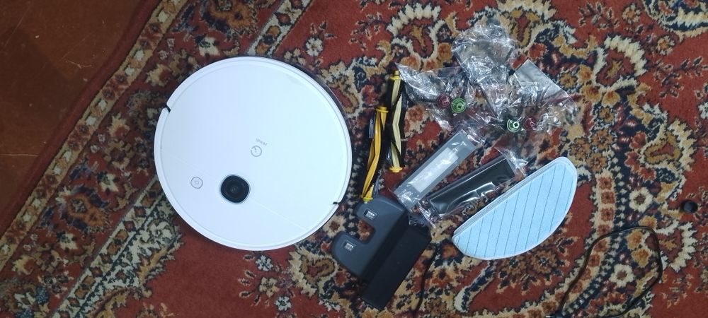 Робот пылесос YEEDI