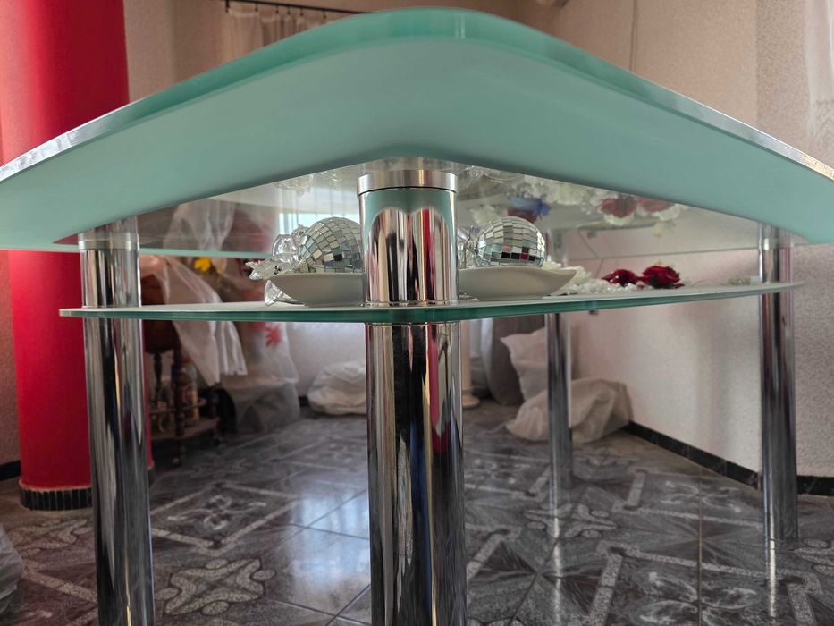 Комплект луксозна стъклена маса с 8 стола