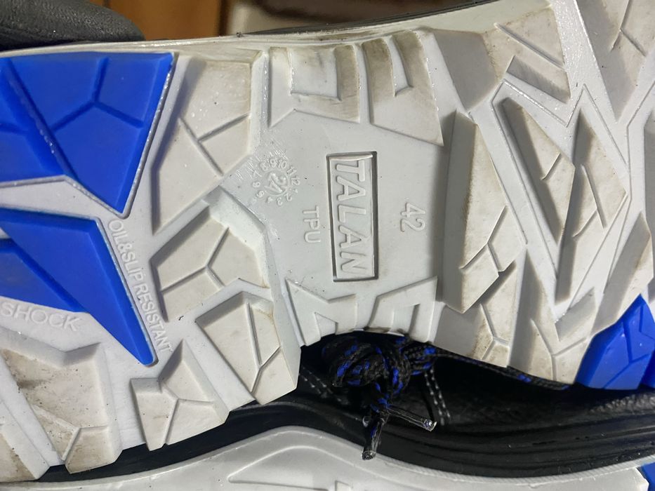 Ботинки рабочие новые 42 размер