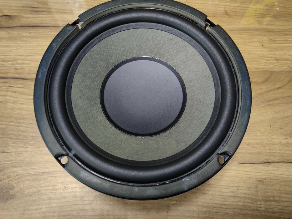 Difuzor subwoofer INFINITY de 20 cm.