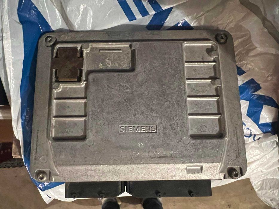 Компютър за VW POLO 2004 SIEMENS 03E906033