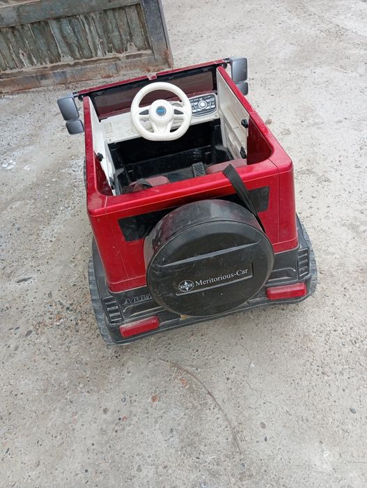 Detskiy moshina sotiladi