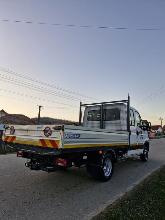 Iveco Daily 7 locuri , 5000kg