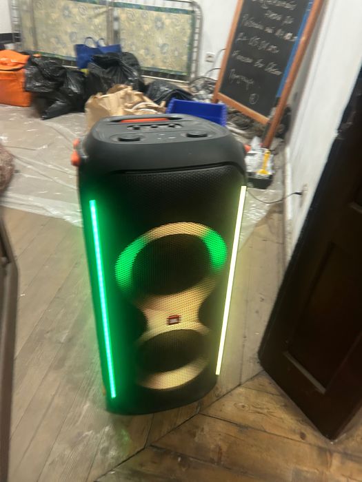 Тонколона на JBL 710 W