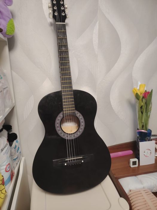 Продам гитару DaVinci