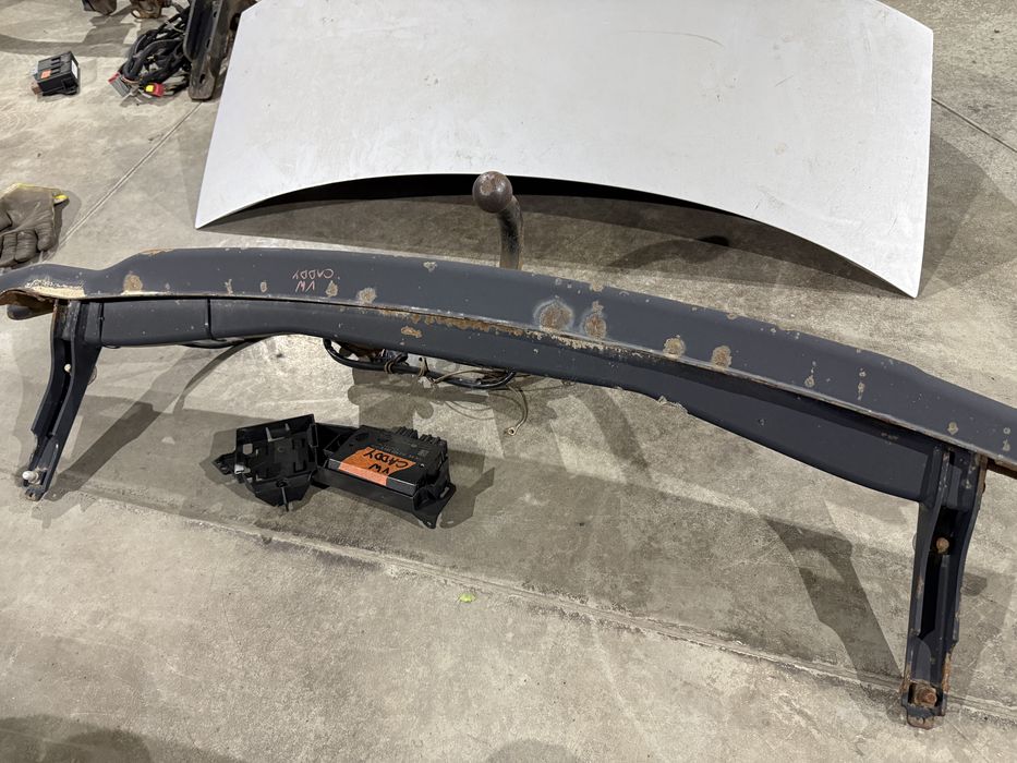 ОТЛИЧЕН Теглич С Букса, Окабеляване И Модул за *VW PASSAT B6 седан / PASSAT B6 VARIANT комби 2005г-2010г* и за *VW CADDY 2004г-2015г*